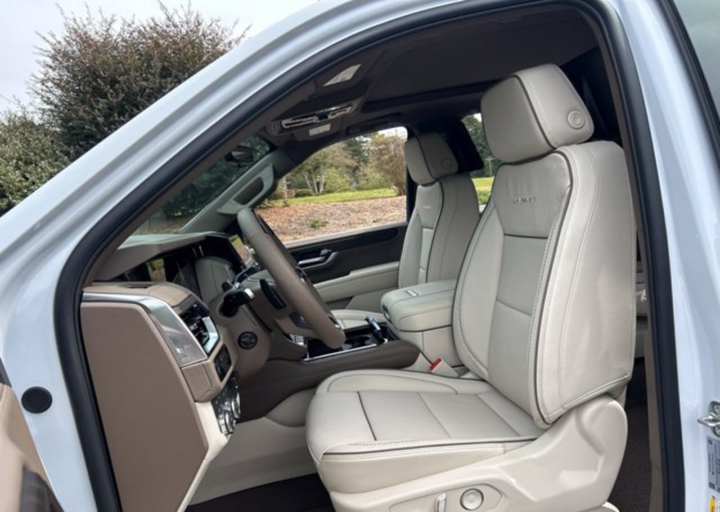 2027 GMC Yukon XL Denali - Photo 39