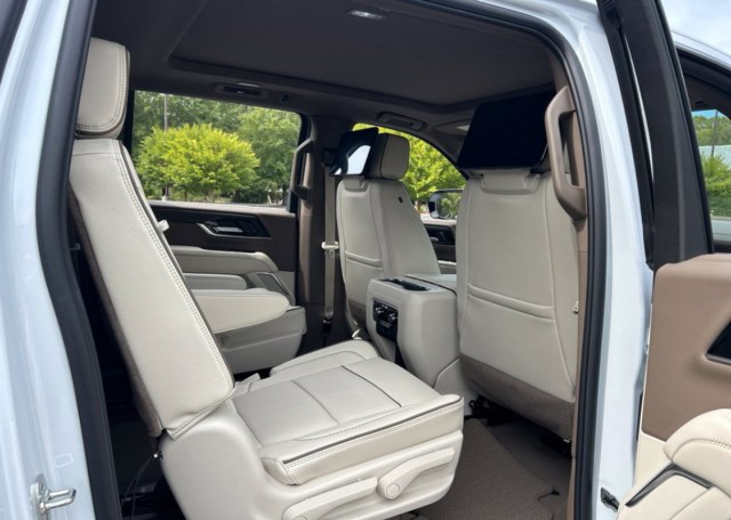 2027 GMC Yukon XL Denali - Photo 52