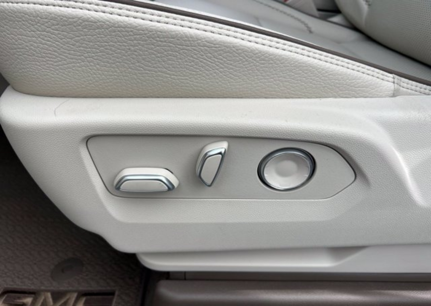 2027 GMC Yukon XL Denali - Photo 55