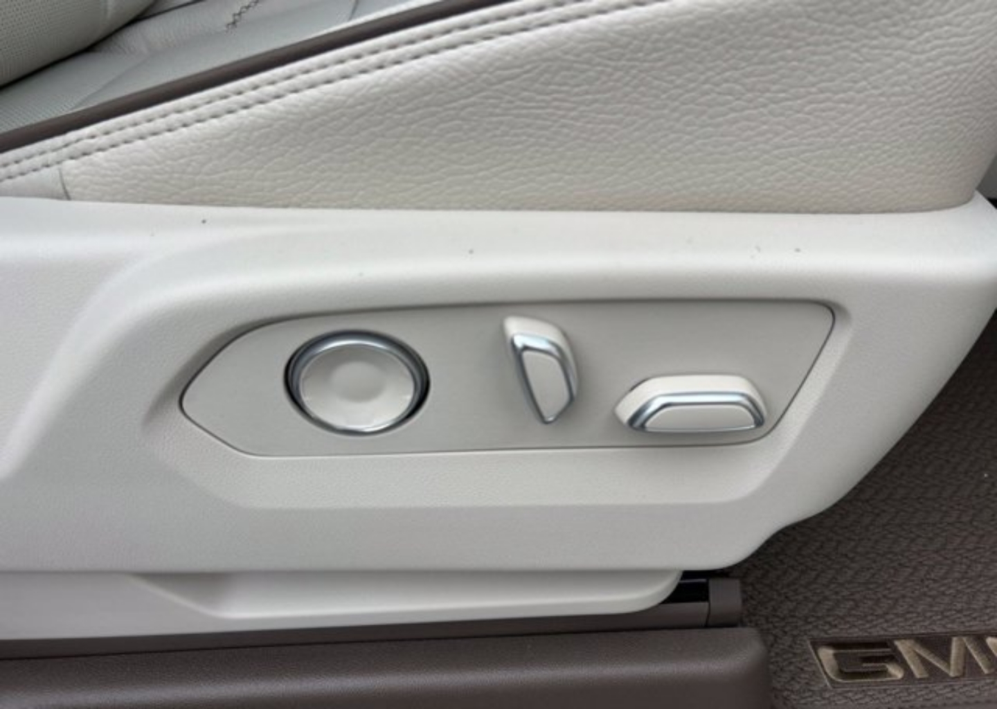 2027 GMC Yukon XL Denali - Photo 56