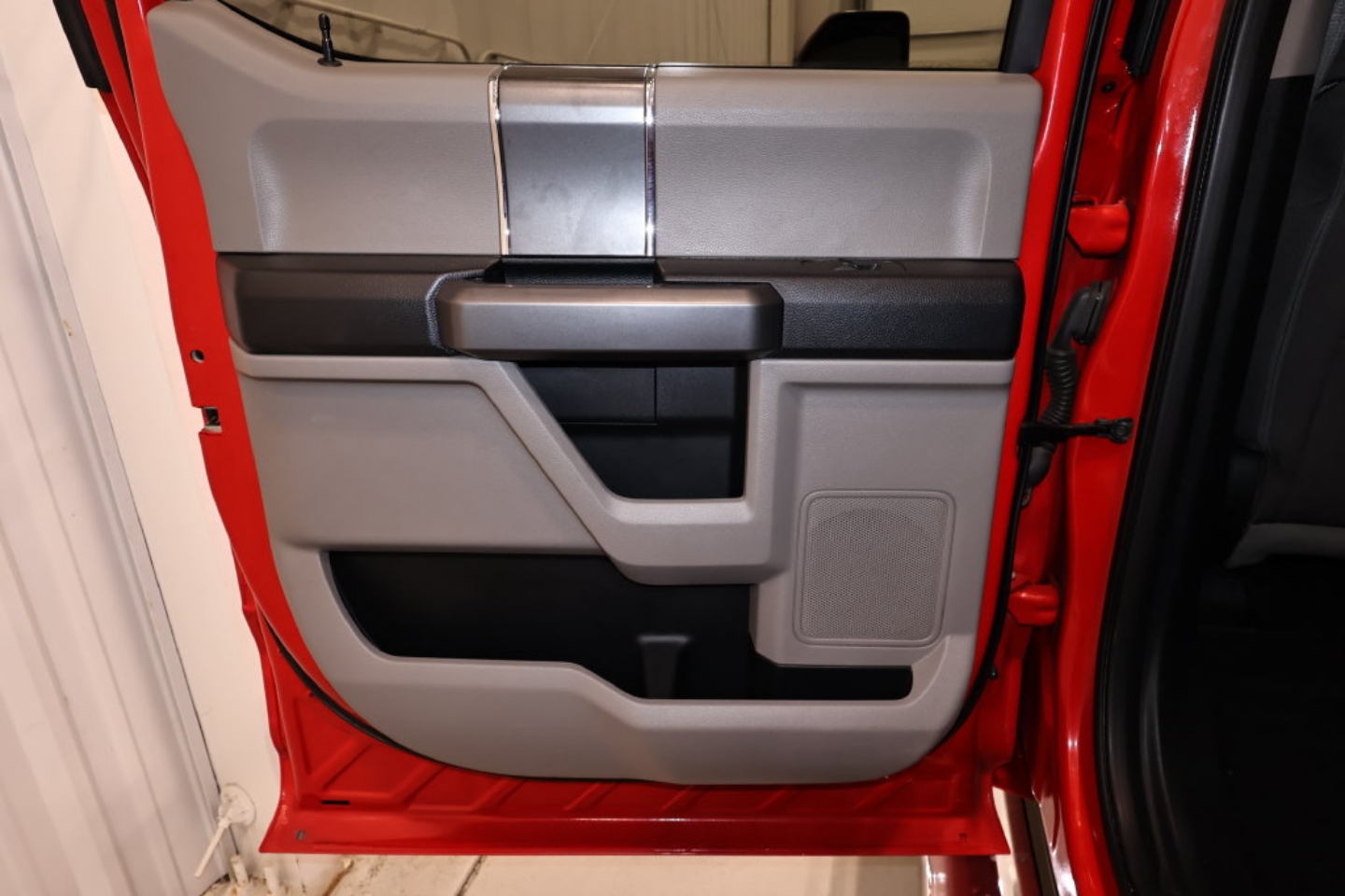 2019 Ford F-350 Super Duty XLT - Photo 16