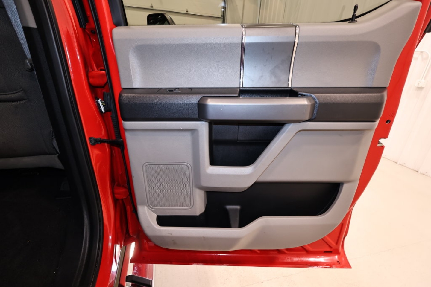 2019 Ford F-350 Super Duty XLT - Photo 18