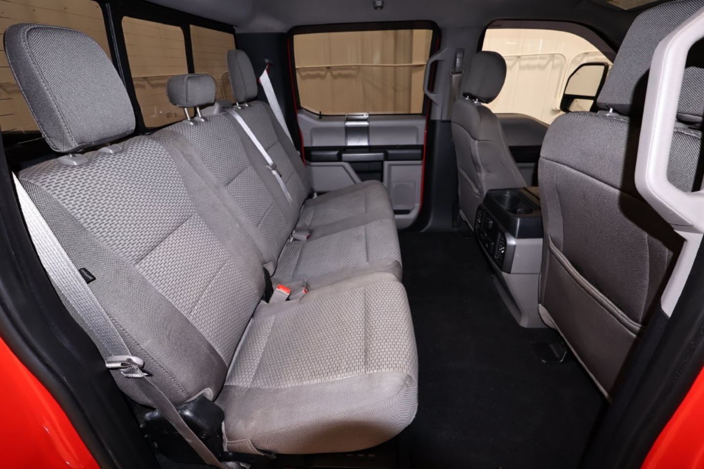 2019 Ford F-350 Super Duty XLT - Photo 19