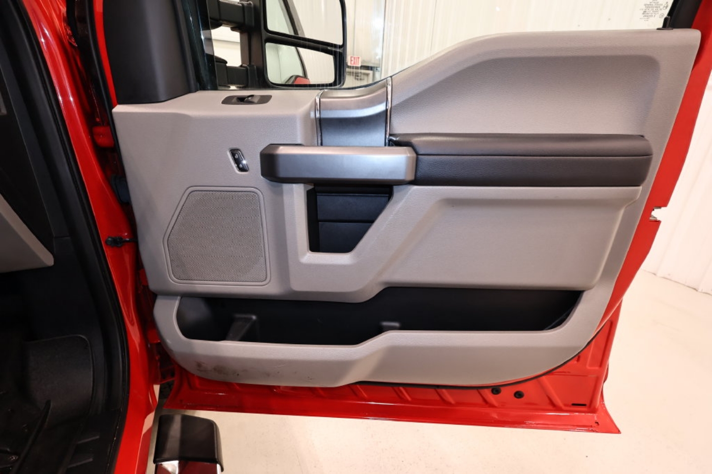 2019 Ford F-350 Super Duty XLT - Photo 20