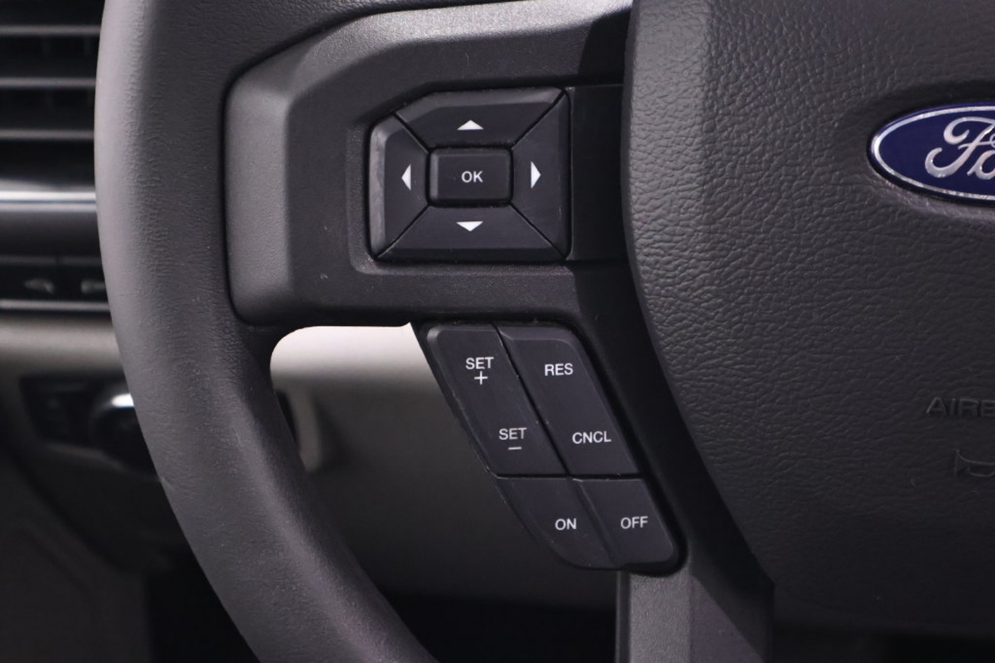 2019 Ford F-350 Super Duty XLT - Photo 24