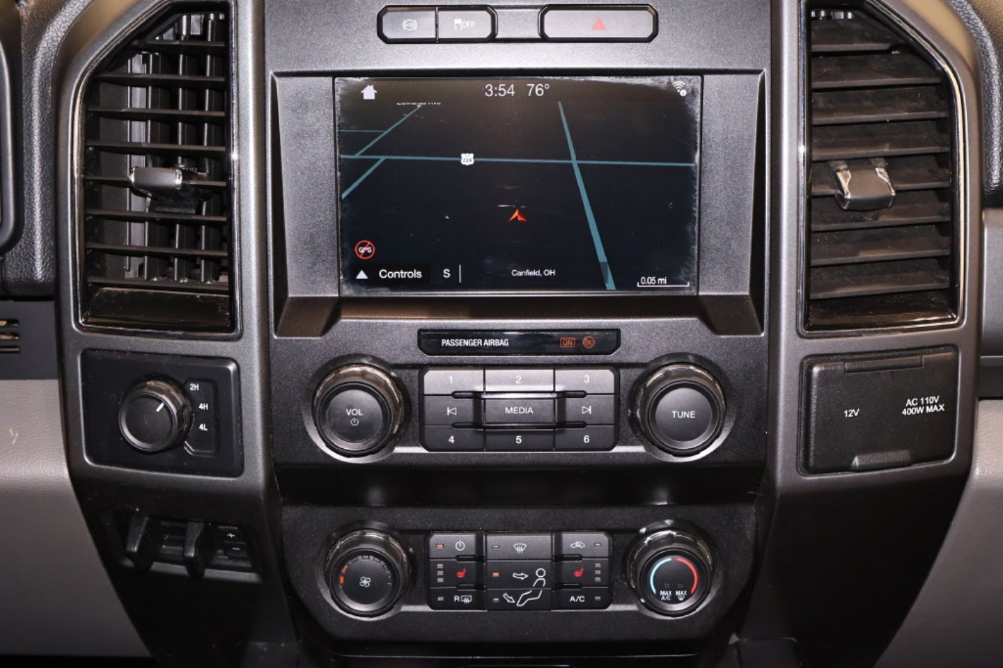 2019 Ford F-350 Super Duty XLT - Photo 29