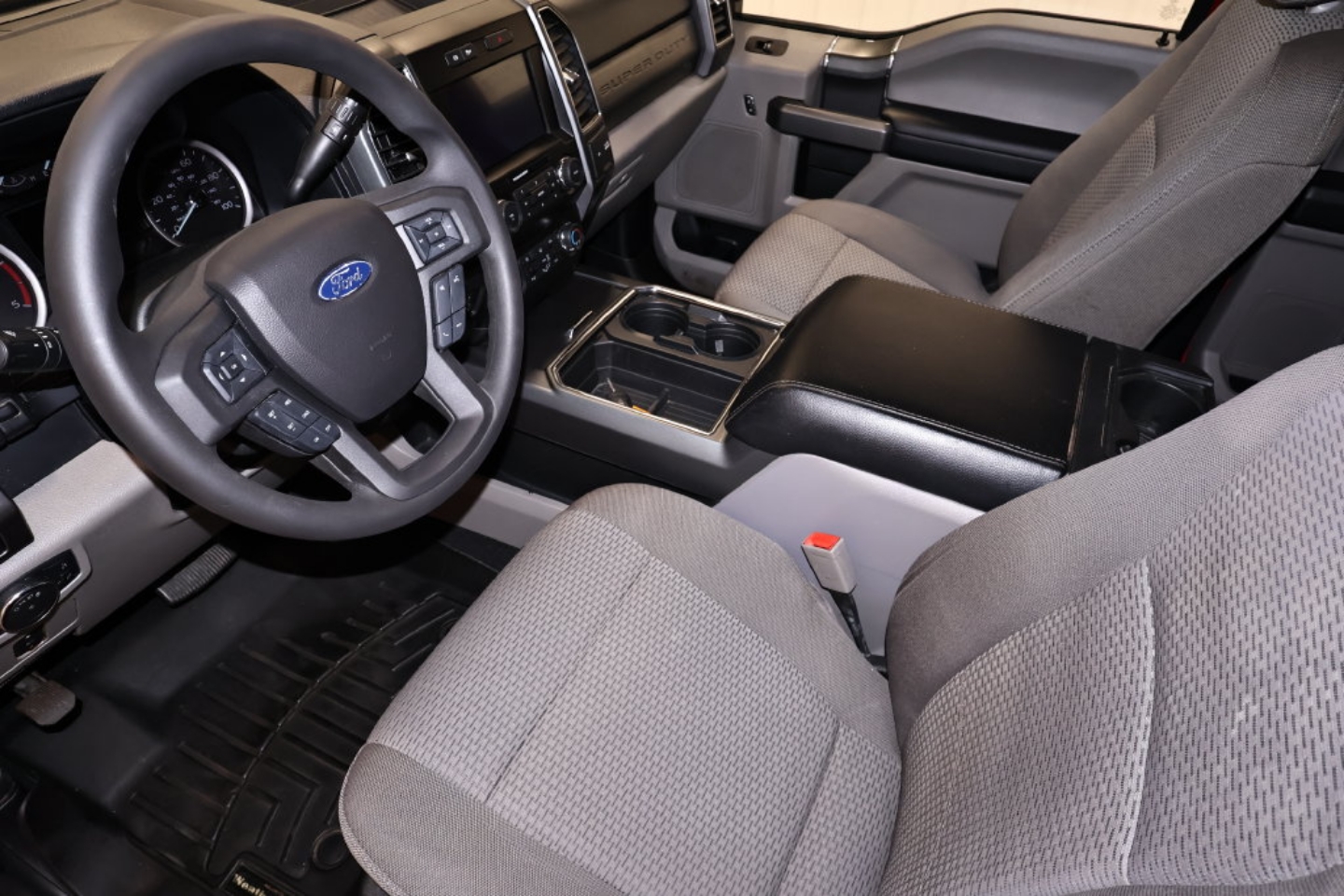 2019 Ford F-350 Super Duty XLT - Photo 34