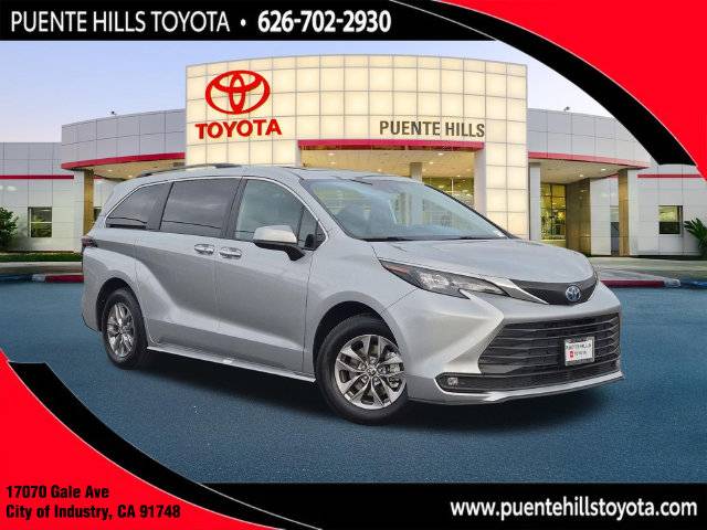 2025 Toyota Sienna XLE