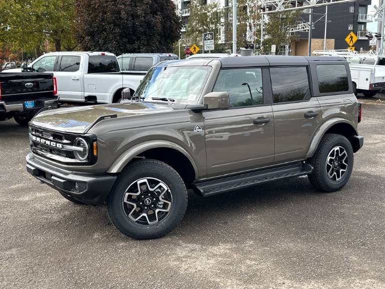 2026 Ford Bronco Outer Banks