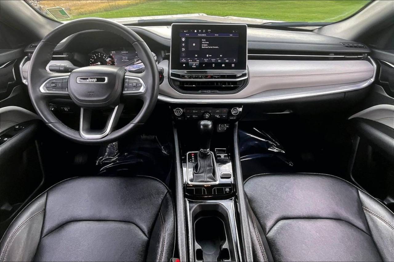 2024 Jeep Compass Limited - Photo 16
