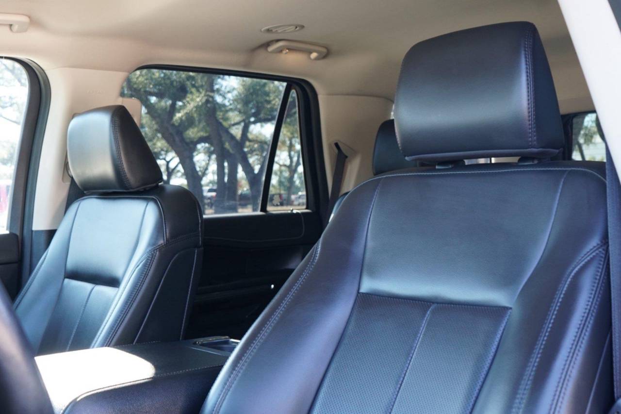 Used 2023 Ford Expedition XLT, photo 10