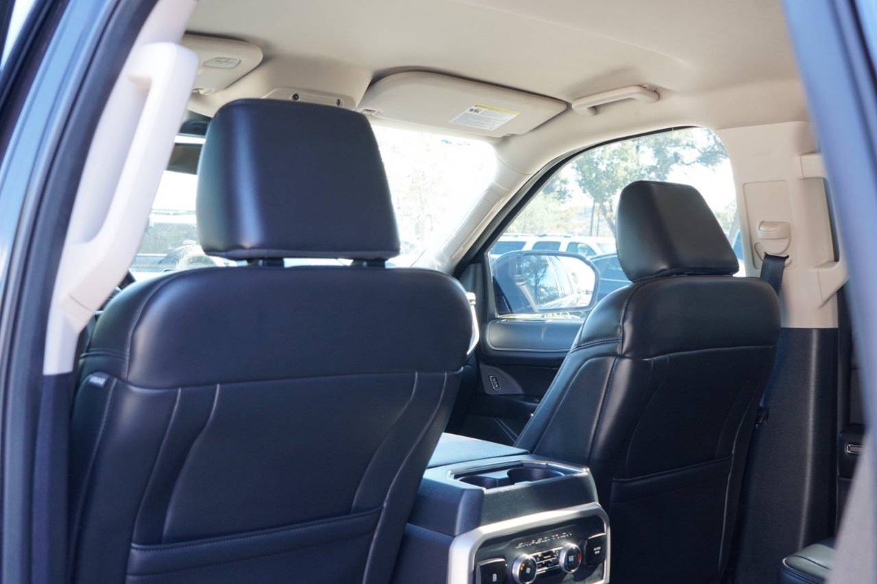 Used 2023 Ford Expedition XLT, photo 20