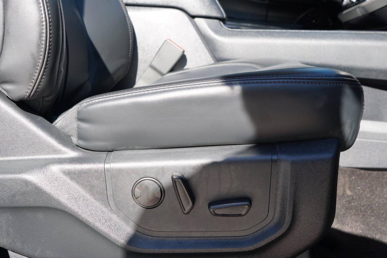 Used 2023 Ford Expedition XLT, photo 27