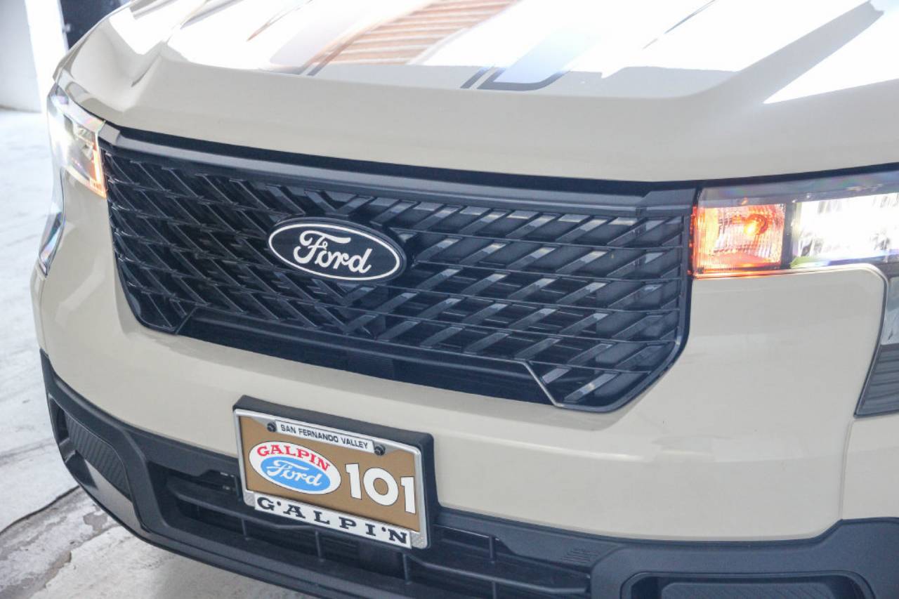 2025 Ford Maverick XLT - Photo 10