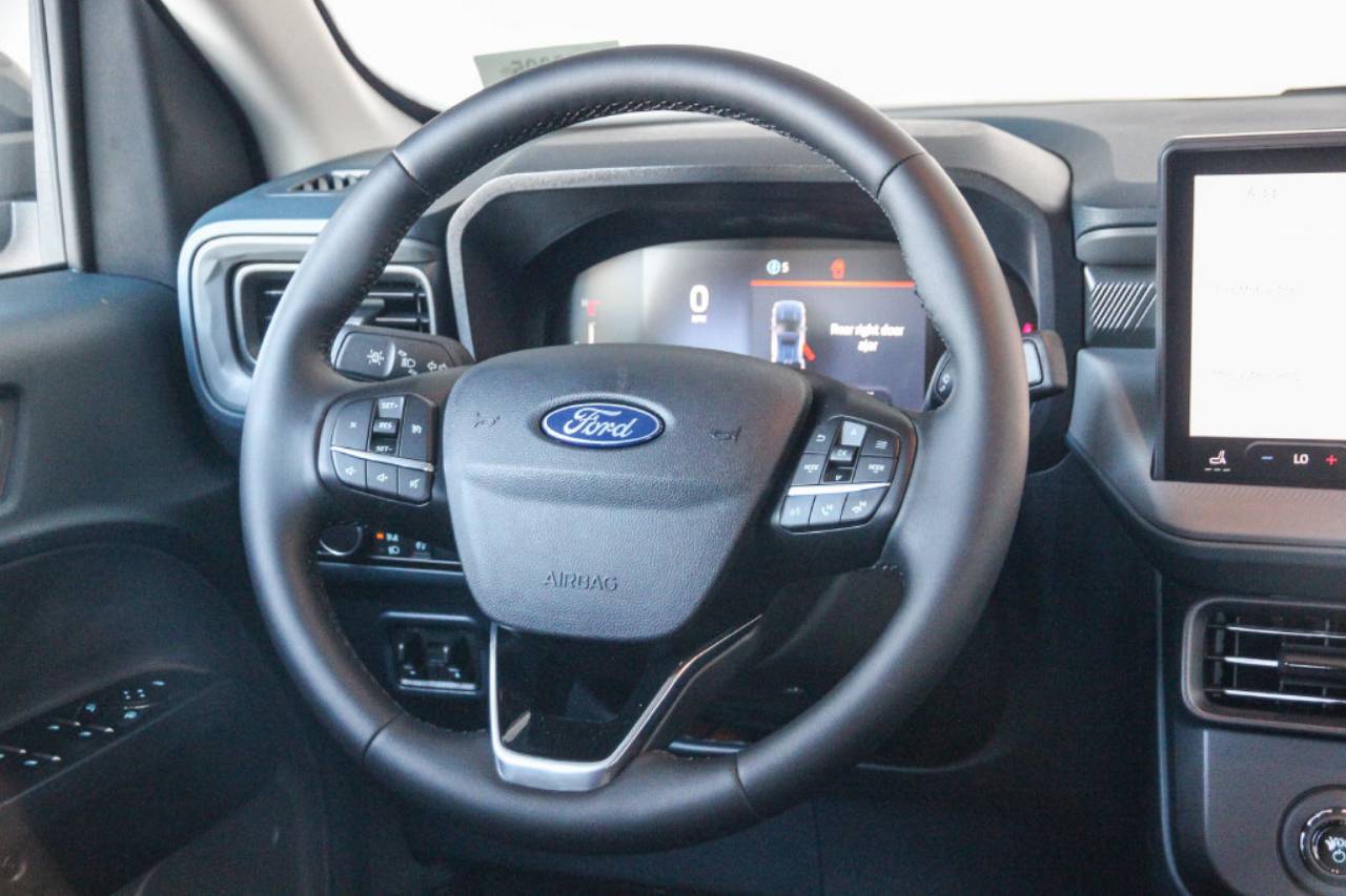 2025 Ford Maverick XLT - Photo 16