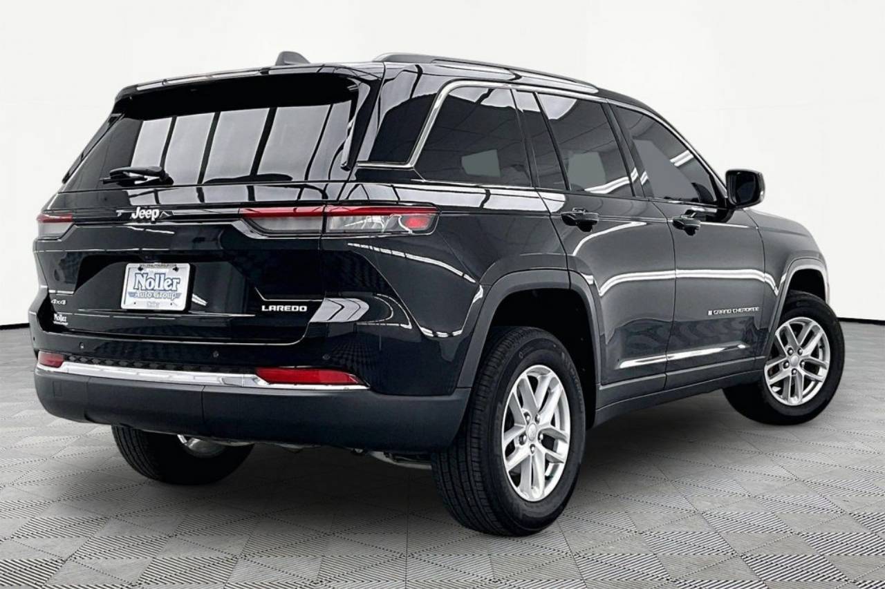 Certified 2025 Jeep Grand Cherokee Laredo with VIN 1C4RJHAG3SC343966 for sale in Kansas City