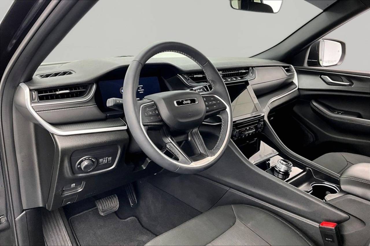 2025 Jeep Grand Cherokee Laredo - Photo 14