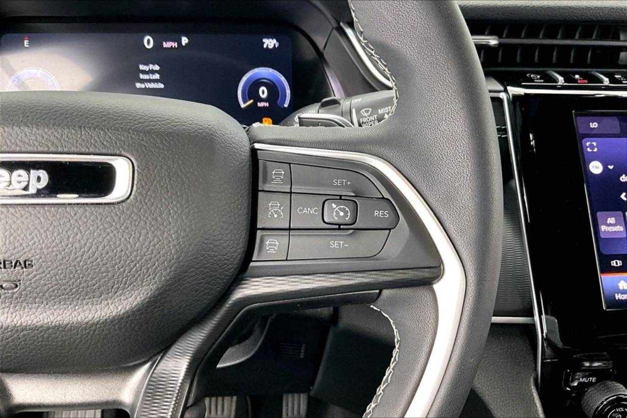 2025 Jeep Grand Cherokee Laredo - Photo 19
