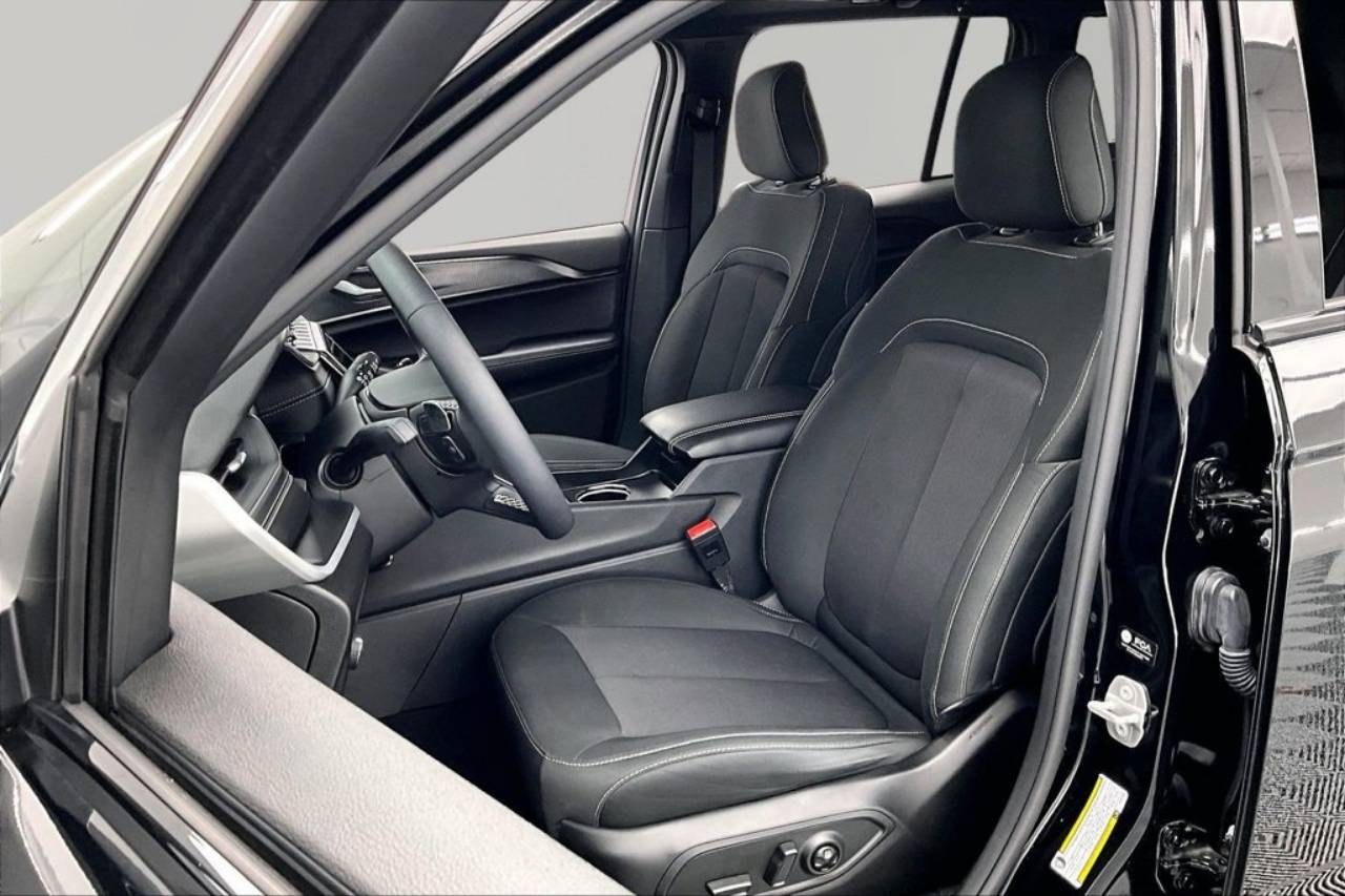 2025 Jeep Grand Cherokee Laredo - Photo 25
