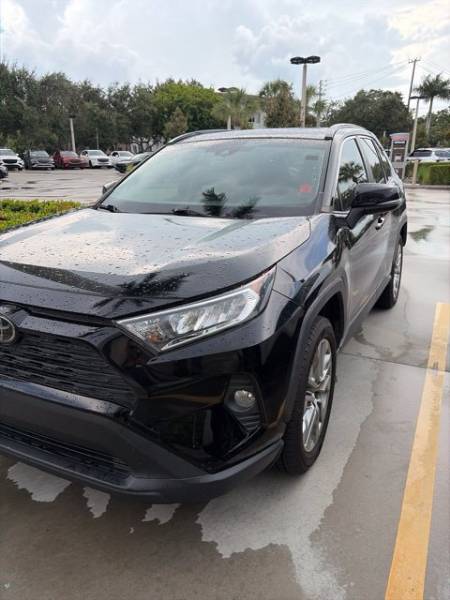 2020 Toyota RAV4 XLE Premium