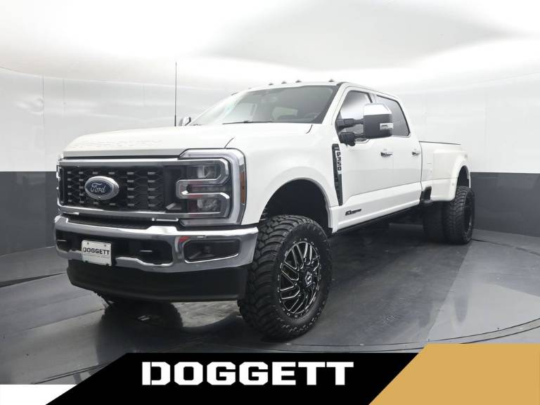 2026 Ford Super Duty F-350 DRW LARIAT
