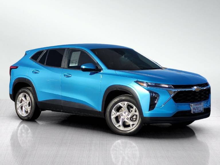 2025 Chevrolet Trax LS