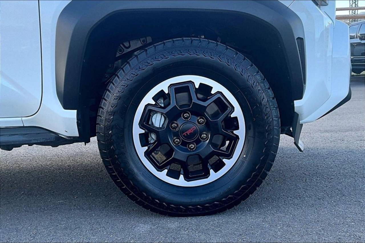 2025 Toyota 4Runner TRD Off-Road - Photo 9