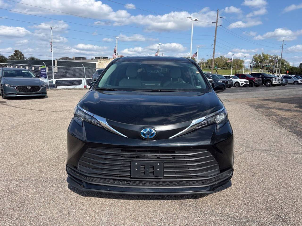 Certified 2025 Toyota Sienna LE with VIN 5TDKRKEC8SS252432 for sale in Kansas City