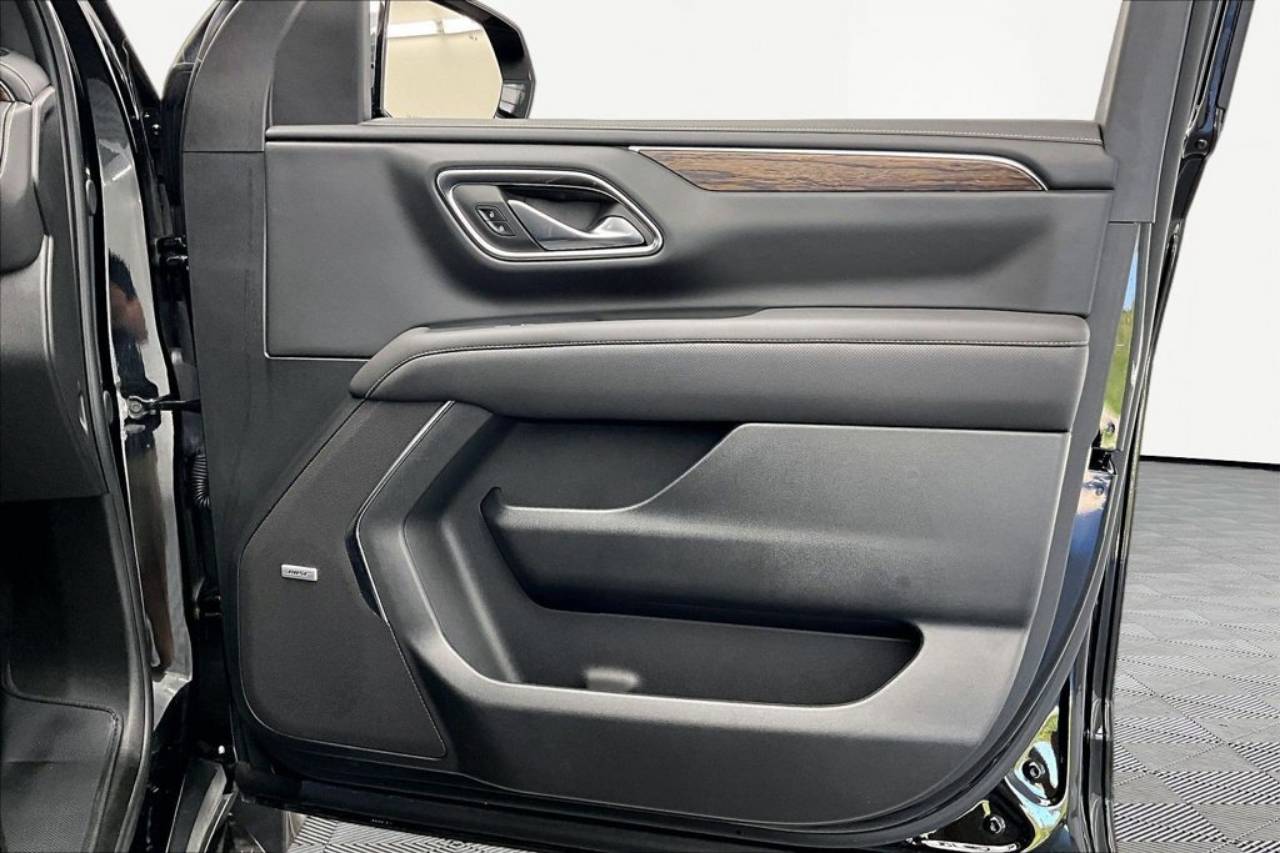 2024 Chevrolet Suburban Premier - Photo 24