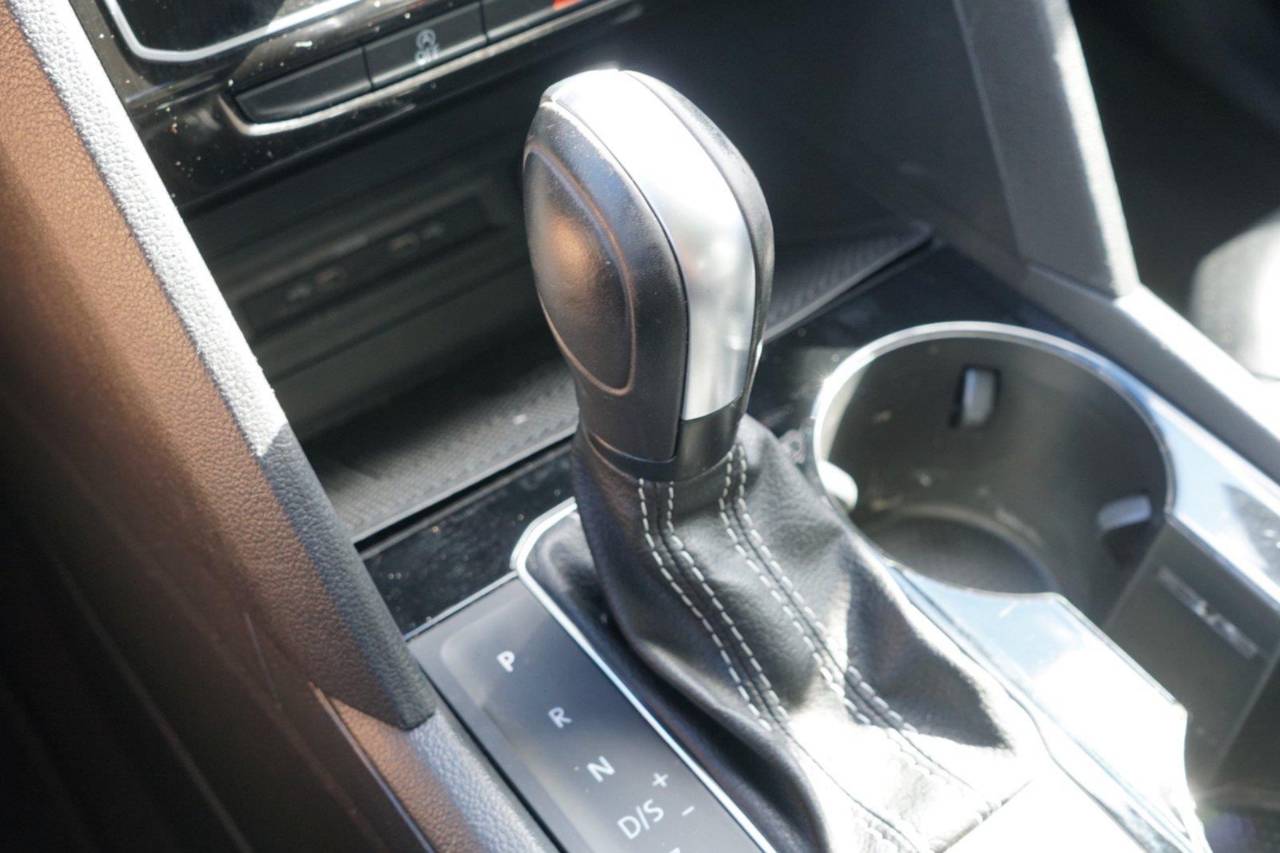 Certified Used 2022 Volkswagen Atlas 3.6L V6 SEL R-Line, photo 13