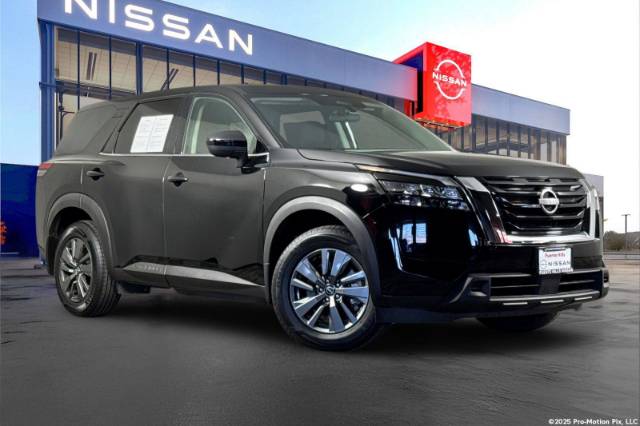 2024 Nissan Pathfinder S