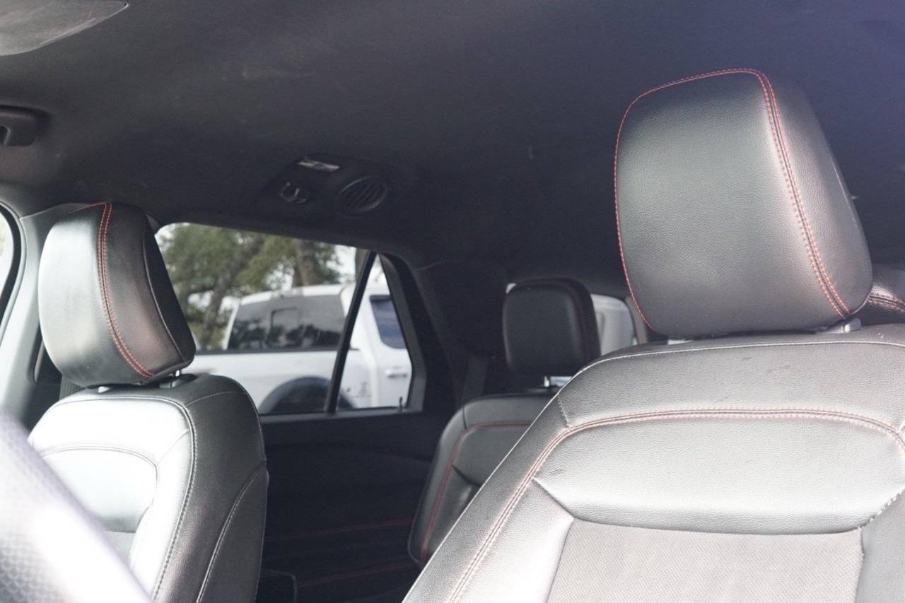 Used 2022 Ford Explorer ST-Line, photo 10