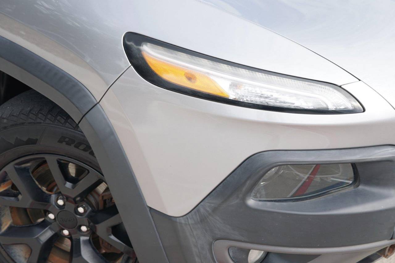 Used 2015 Jeep Cherokee Trailhawk, photo 3