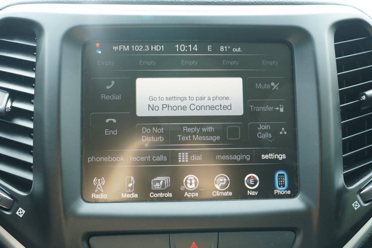 Used 2015 Jeep Cherokee Trailhawk, photo 12