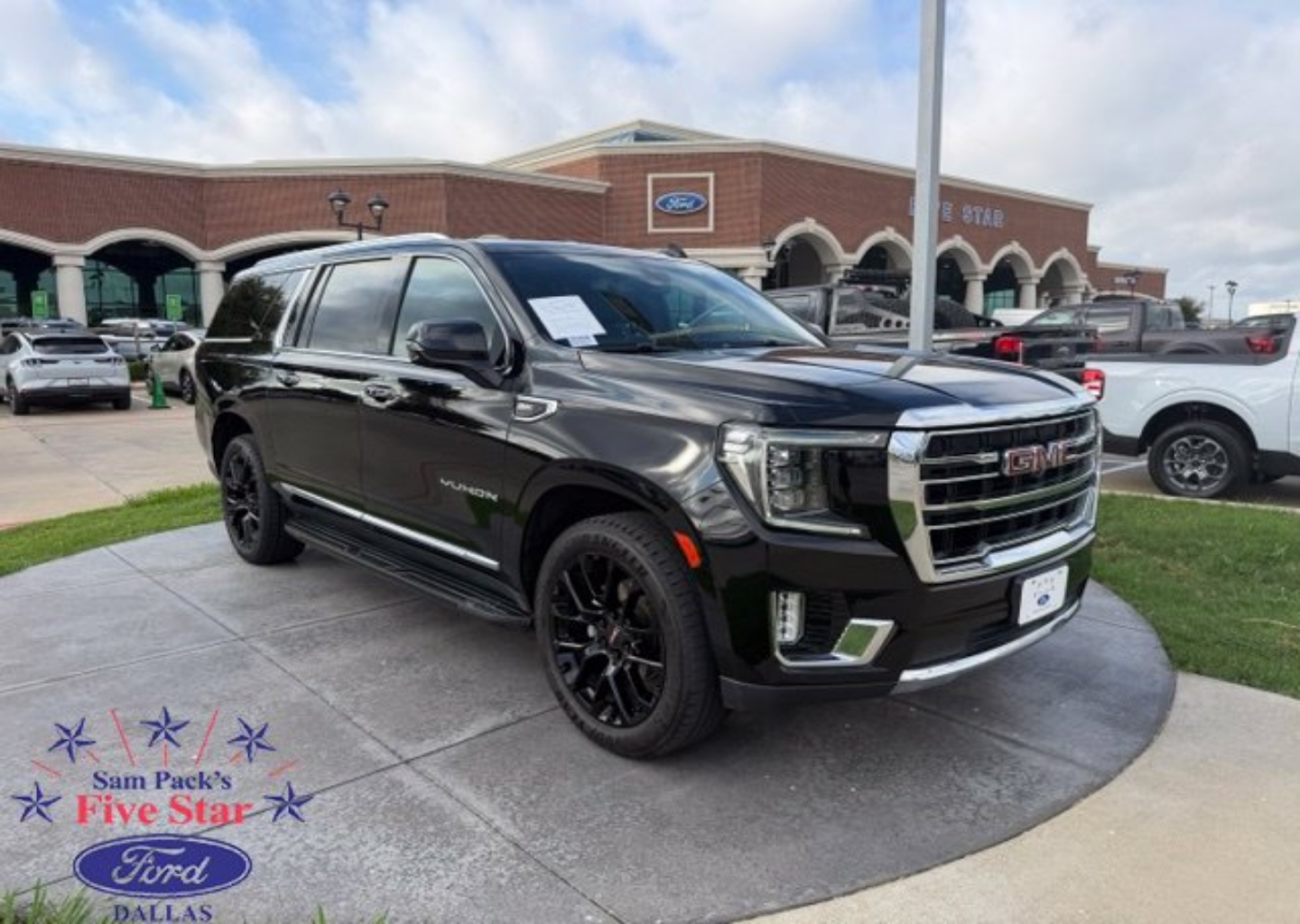 2022 GMC Yukon XL SLT