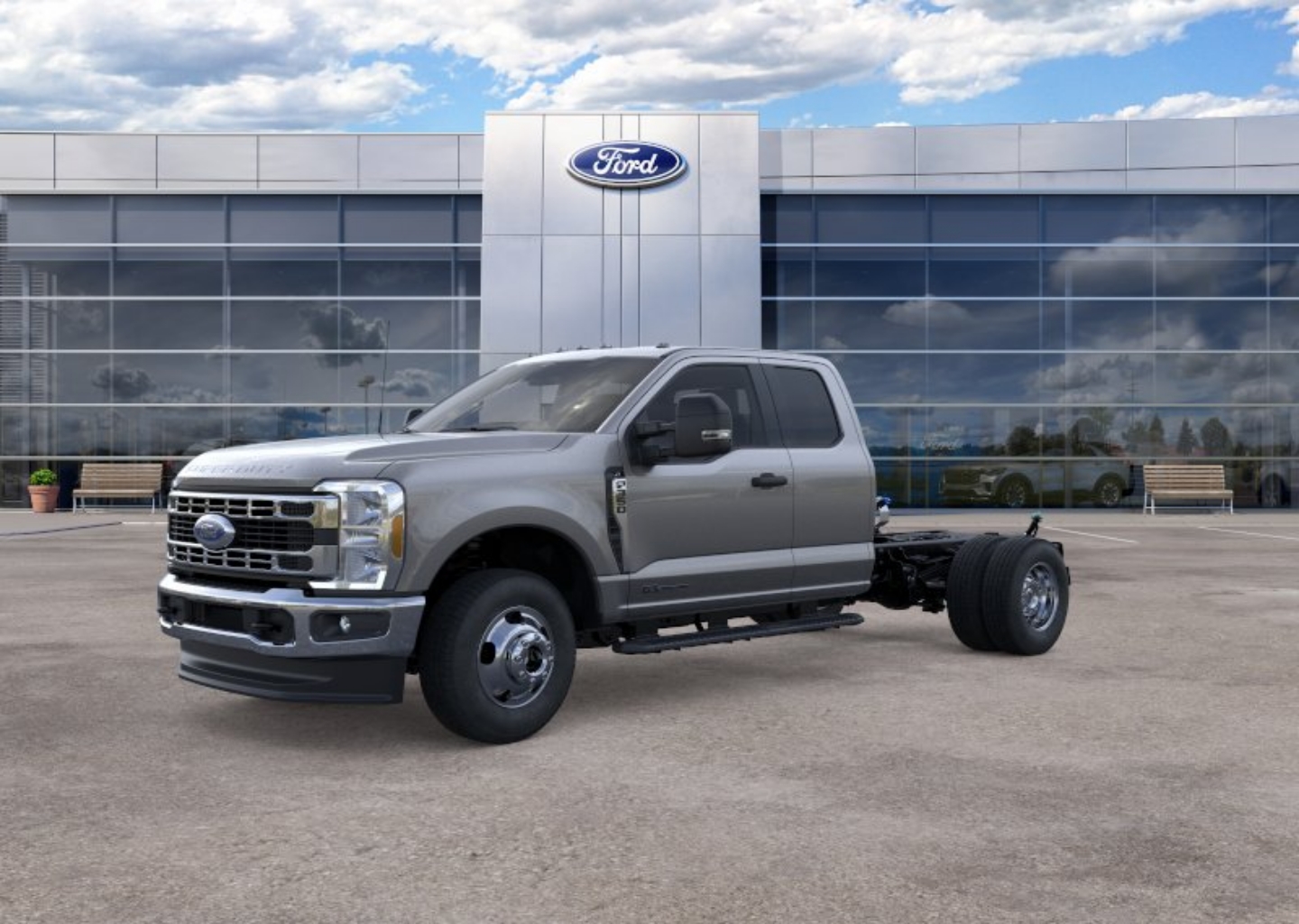 2026 Ford F-350 Super Duty Chassis Cab