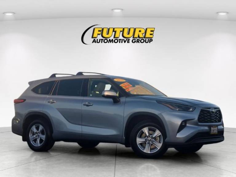 2022 Toyota Highlander LE