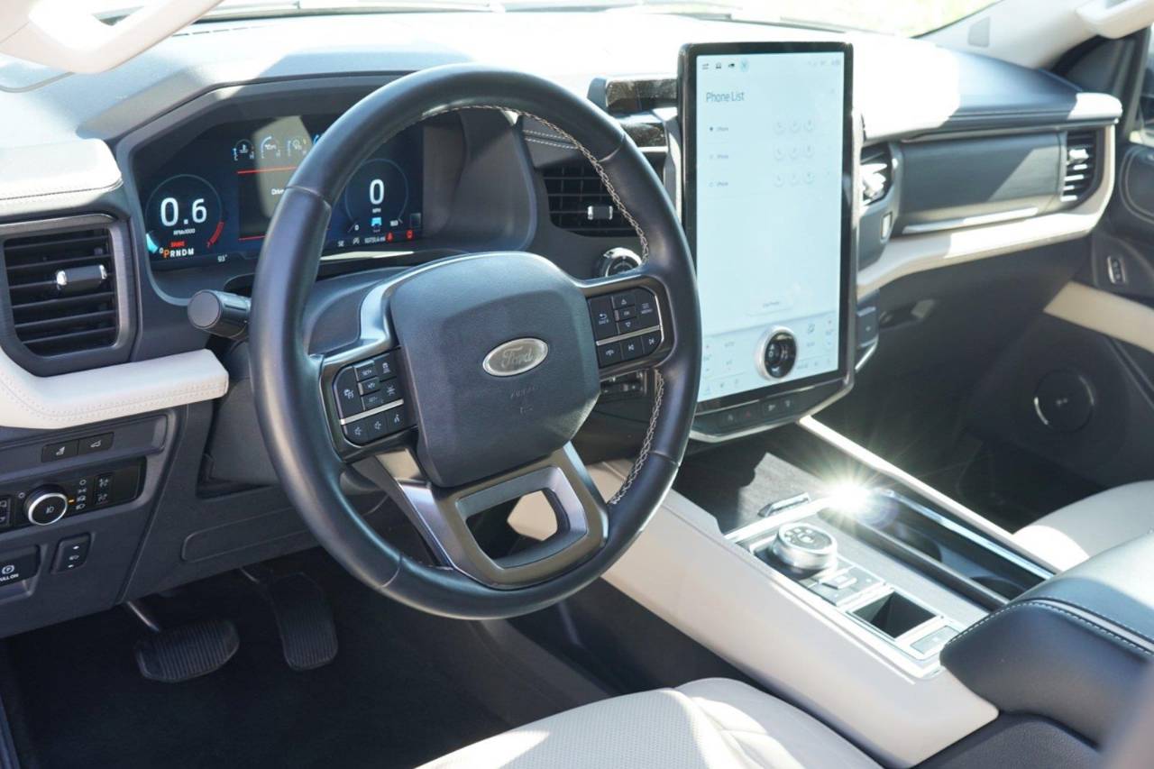 Certified Used 2024 Ford Expedition Platinum, photo 8