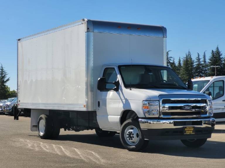 2027 Ford E-450SD Base
