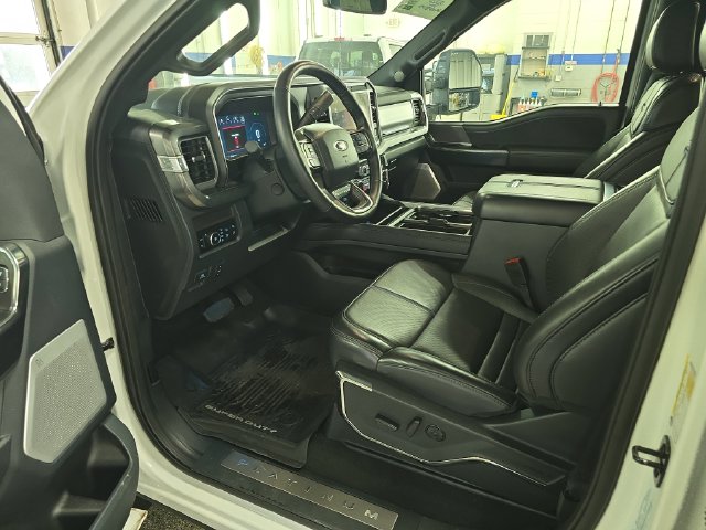 2025 Ford F-250 Super Duty Platinum - Photo 11