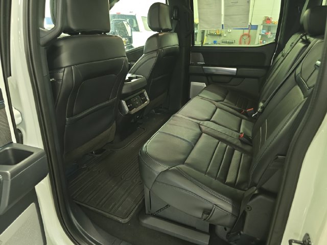2025 Ford F-250 Super Duty Platinum - Photo 12