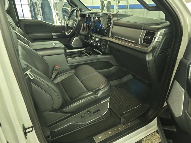 2025 Ford F-250 Super Duty Platinum - Photo 14