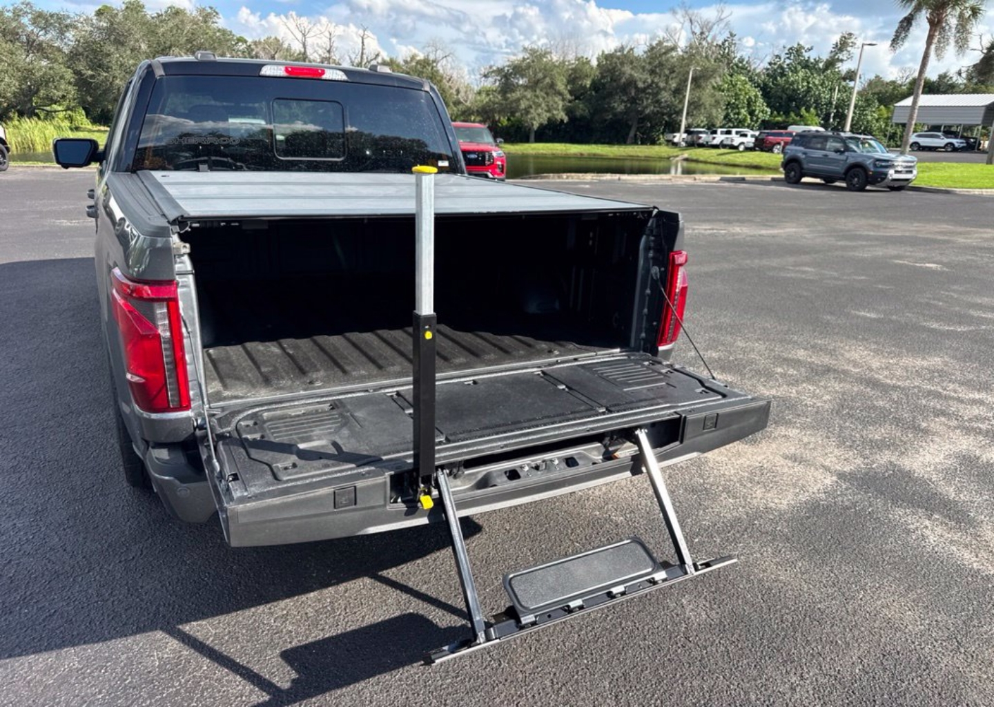 2026 Ford F-150 XLT - Photo 13