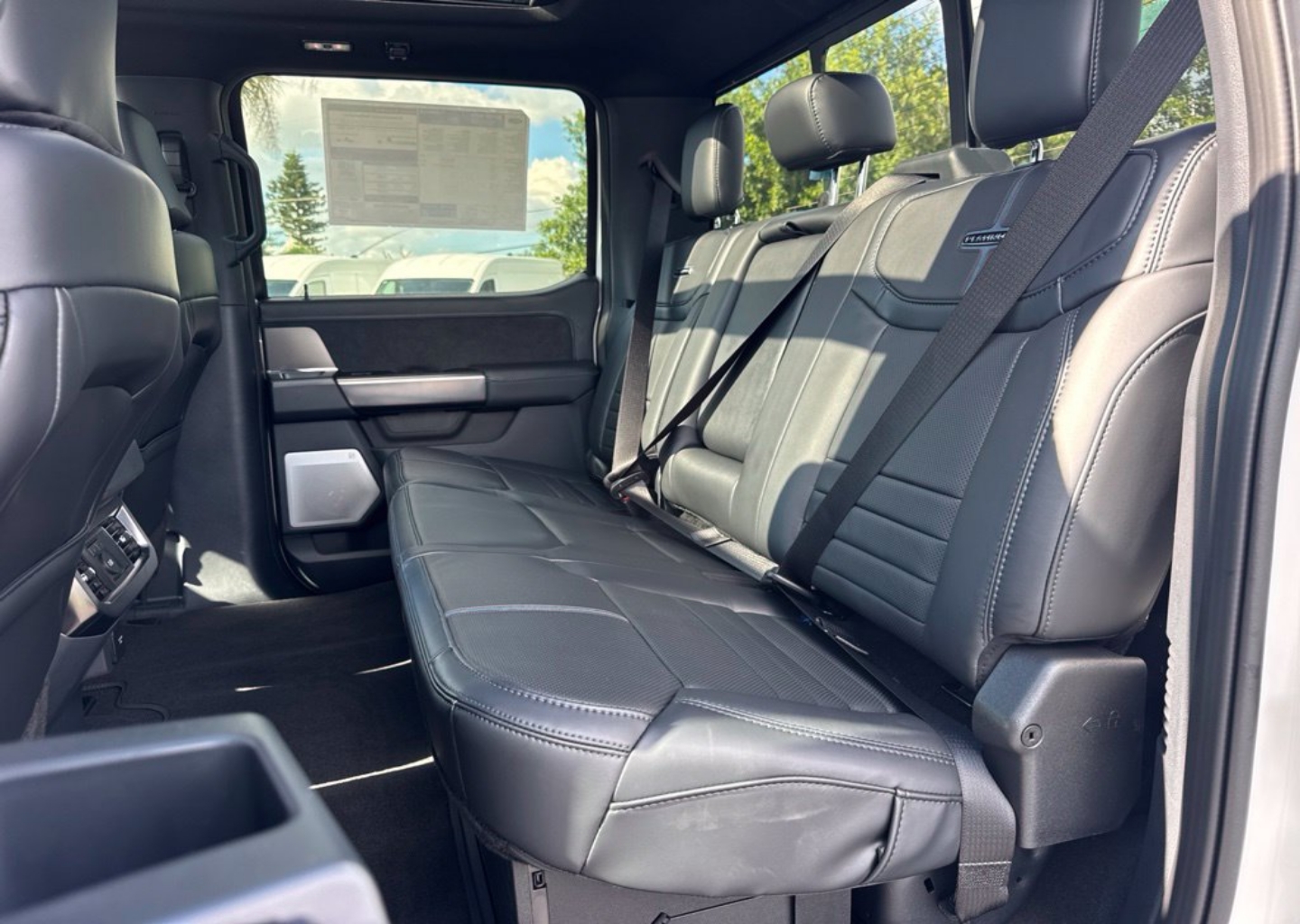 2026 Ford F-250 Super Duty Platinum - Photo 17