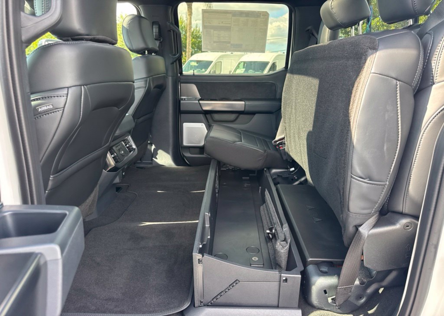 2026 Ford F-250 Super Duty Platinum - Photo 18