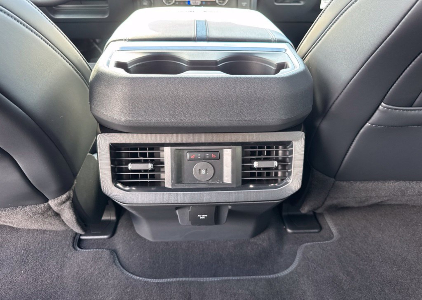 2026 Ford F-250 Super Duty Platinum - Photo 19