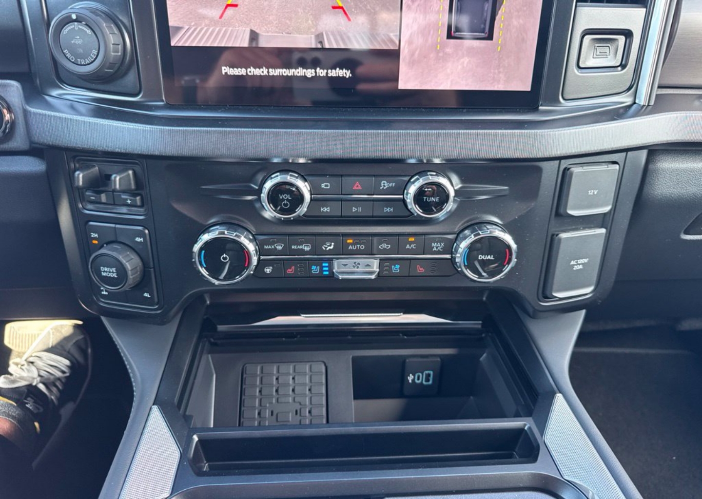 2026 Ford F-250 Super Duty Platinum - Photo 27
