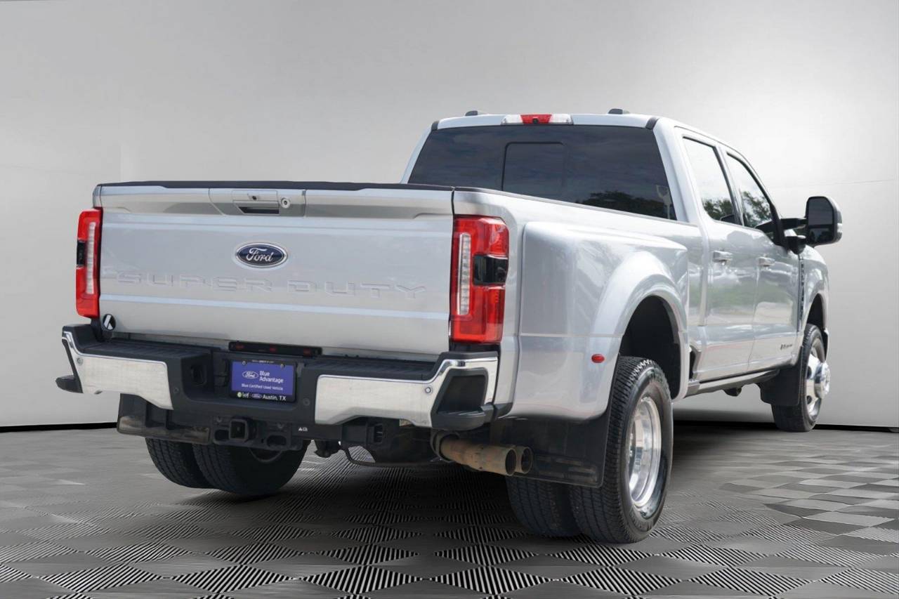 Used 2023 Ford Super Duty F-350 DRW LARIAT, photo 5