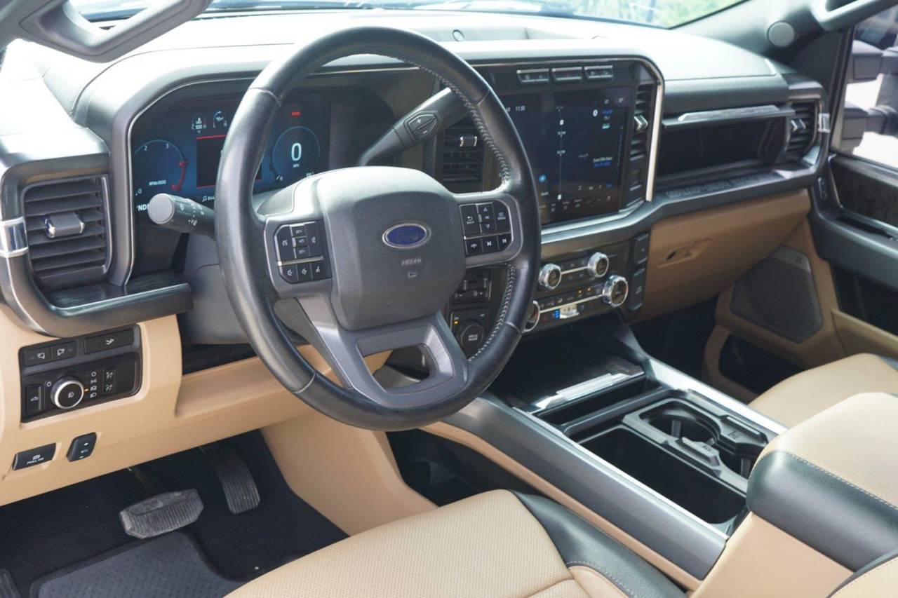 Used 2023 Ford Super Duty F-350 DRW LARIAT, photo 8