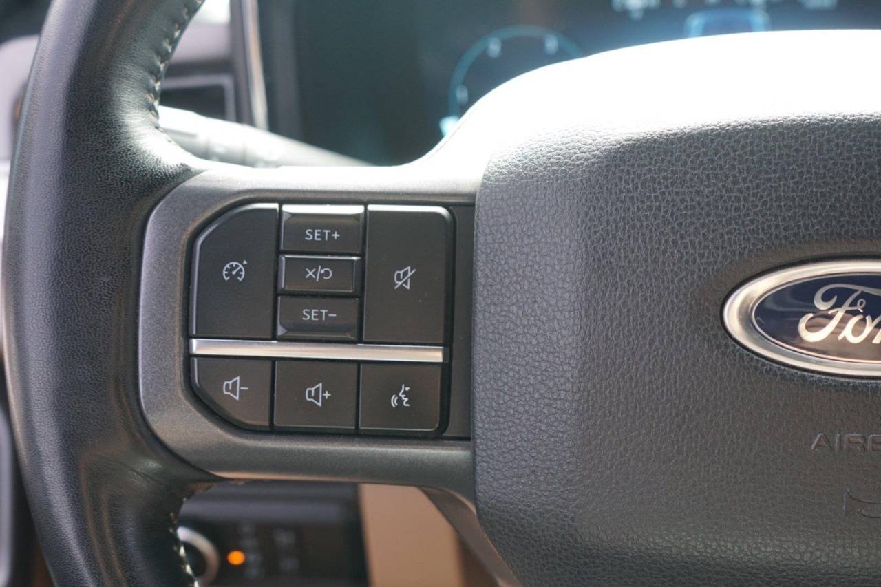Used 2023 Ford Super Duty F-350 DRW LARIAT, photo 15